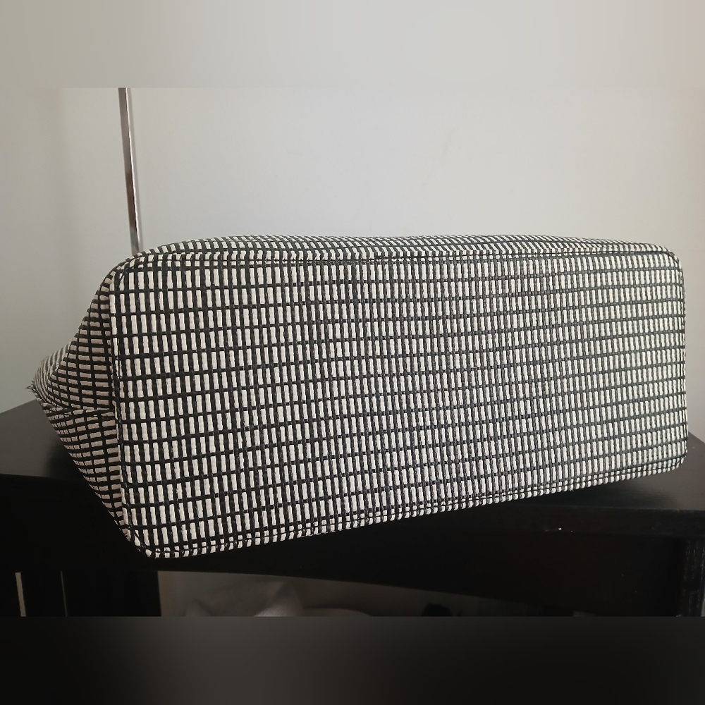 Calvin Klein Raffia Cut Out Hardware Tote - Picture 7 of 15
